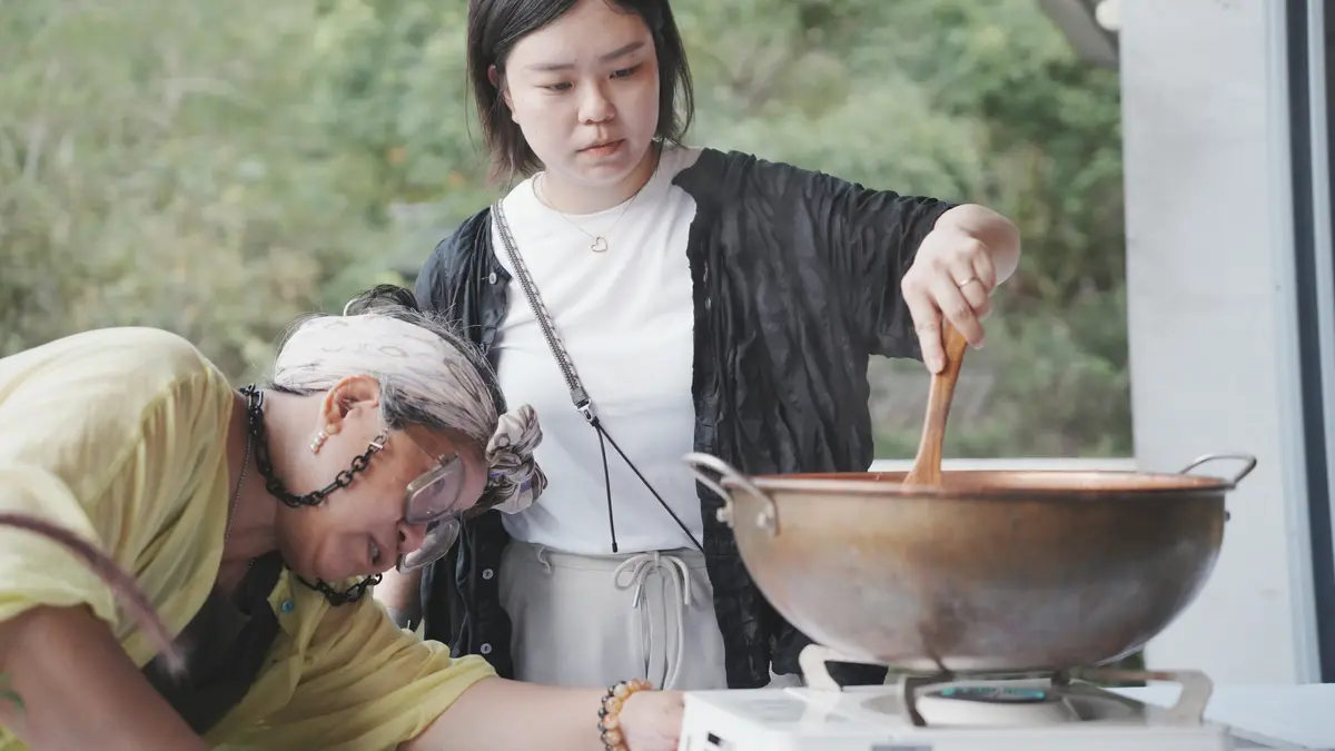 大家輪流攪一鍋柚子醬